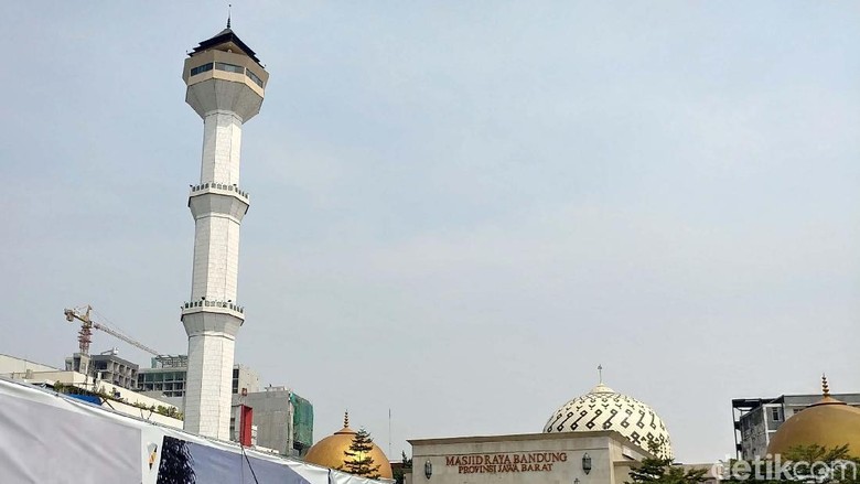 Alun-alun Bandung (Tri Ispranoto) Alun-alun Bandung (Tri Ispranoto)