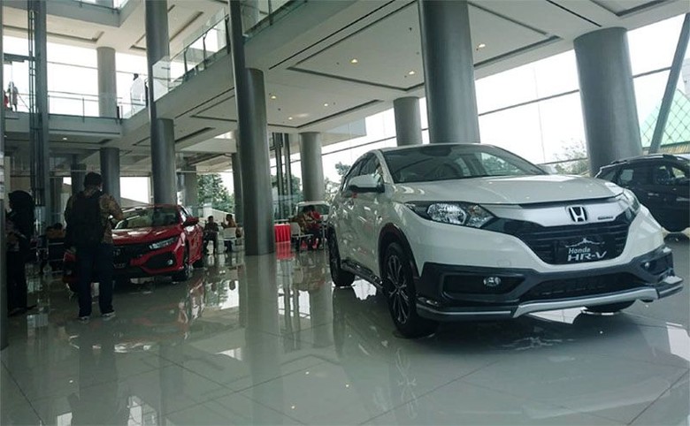 Diler Honda Terbesar di Indonesia Honda kembali melebarkan jaringan penjualannya di Indonesia. Kali ini, PT HPM menggandeng PT Honda Nusantara MT Haryono untuk membuat diler mewah di Cawang, Jakarta.