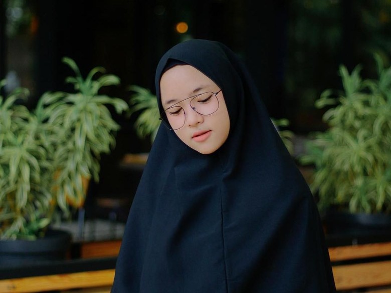 Sekarang Terkenal Begini Reaksi Nissa Sabyan Ketika