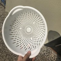 Efeknya terlihat cantik di wajah Aida. Tapi siapa sangka dia hanya memakai keranjang sayur dan memanfaatkan sinar matahari untuk mendapatkan foto ciamik ini. Foto: Twitter