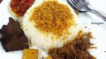 Sarapan Mantap Nasi Bhuk Khas Madura dengan Lauk Komplet