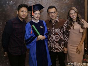 Keluarga Asix Punya Pilihan Presiden Beda-beda
