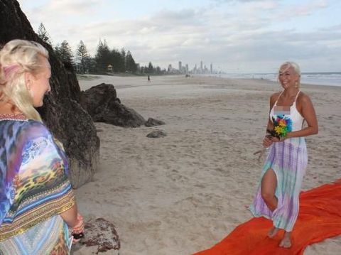 Trauma Patah Hati, Wanita Ini Pilih Nikahi Diri Sendiri