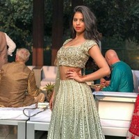 Suhana Khan saat ini tengah menempuh pendidikan di Inggris. Sekolahnya adalah sebuah boarding school di London dengan sederet alumni terkenal. Dia sudah tinggal terpisah dari kedua orangtuanya sejak usia 16. Foto: Instagram