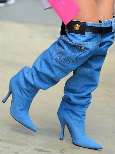 Mirip Celana Jeans Melorot Sepatu Jennifer Lopez Ini 