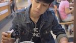 Ini Gaya Makan Aktor Thailand Harit Cheewagaroon, yang Mirip Iqbaal Ramadhan