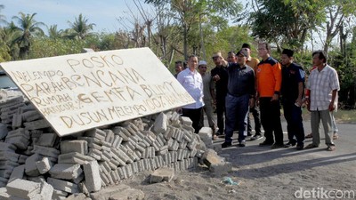 DPR Kunjungi dan Beri Bantuan untuk Korban Gempa di Lombok
