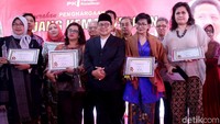 Cak Imin berharap pemberian penghargaan bagi tokoh-tokoh pejuang kemanusiaan ini dapat menjadi motivasi dan memberikan inspirasi untuk terus meneladani perjuangan mereka oleh para generasi saat ini.