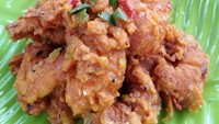 Kalau senang masak, Anda bisa membuat sendiri udang goreng telur asin di rumah. Tampilan udang yang satu ini terlihat sangat menggoda. Foto: Instagram @shienna_tan
