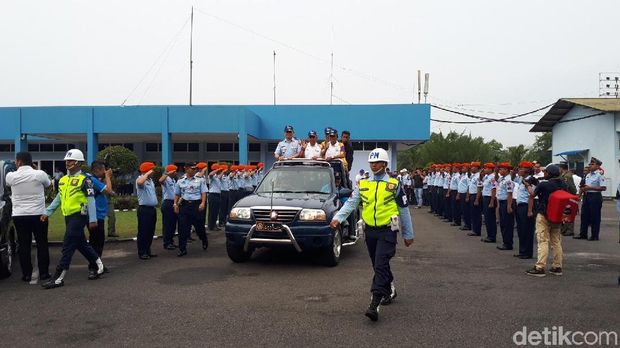 Di Riau, Obor Asian Games 2018 Disambut Pesawat Tempur Hawk dan F-16