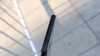 Mengusung speaker stereo dengan fitur Dolby Atmos. Foto: Sina Mobile