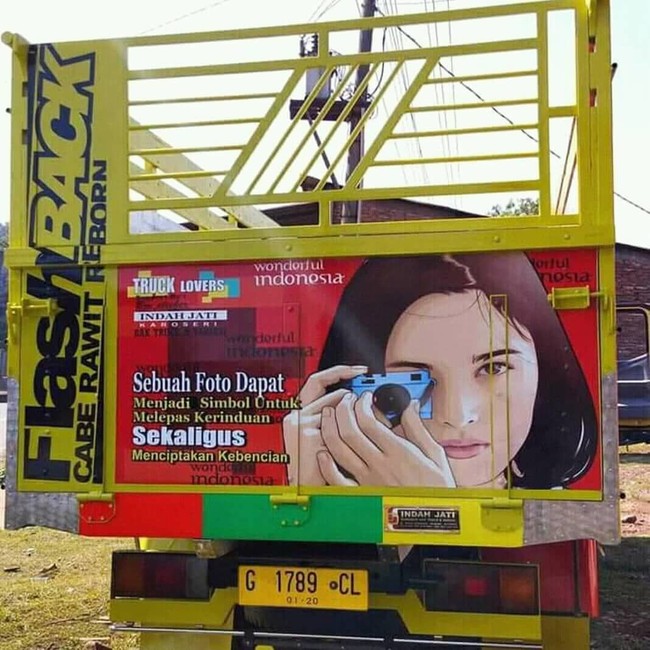 Betul juga nih tulisannya Sebuah foto dapat menjadi simbol untuk melepas kerinduan sekaligus menciptakan kebencian. Foto: Instagram @markusmoa12