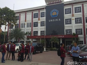 Mahasiswa Bantu Aparat Desa di Karawang Urus Pajak