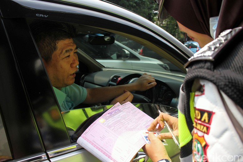 Ilustrasi Tilang Foto: Rifkianto Nugroho Ilustrasi Tilang Foto: Rifkianto Nugroho