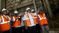 Haryanto bersama rombongan pun menyempatkan berkeliling proyek PLTGU Jawa 2 untuk melihat proses kerja PLTGU tersebut.