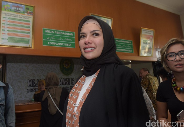 Ceraikan Dipo, Nikita Mirzani Banyak Blok Nomor Antek-antek Sang Suami