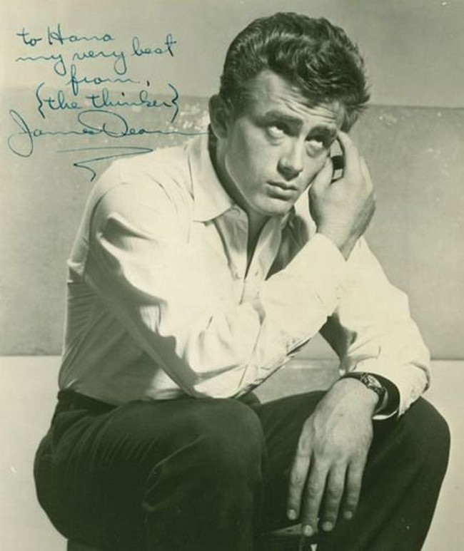 Aktor James Dean memiliki tanda tangan termahal di dunia. Bintang Rebel Without a Cause ini dikatakan memiliki tanda tangan dengan harga 18.000 poundsterling atau Rp 340 jutaan. Foto: Dok. Telegraph