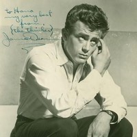 Aktor James Dean memiliki tanda tangan termahal di dunia. Bintang Rebel Without a Cause ini dikatakan memiliki tanda tangan dengan harga 18.000 poundsterling atau Rp 340 jutaan. Foto: Dok. Telegraph