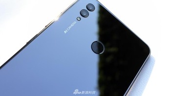 Honor Note 10 punya sistem pendingin yang diklaim mampu membuang panas hingga 41%. Foto: Sina Mobile