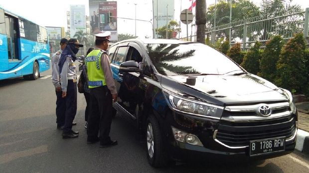 Ganjil-gena di kawasan Pondok Indah