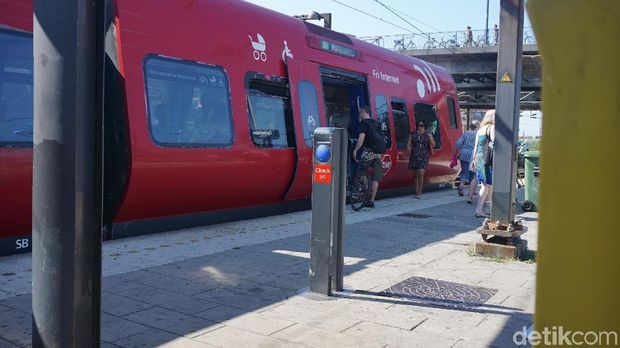 Di beberapa kota seperti Kopenhagen, Denmark, ada gerbong khusus untuk komuter bersepeda.