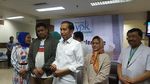 Potret Jokowi Umumkan Kelahiran Putri Kahiyang Ayu