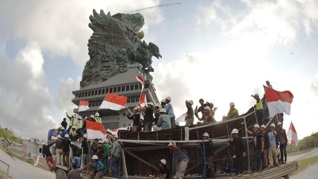 Presiden Jokowi Resmikan Patung GWK di Bali