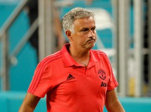 Jabat Tangan Mourinho-Woodward, MU Dapat Pemain Baru?