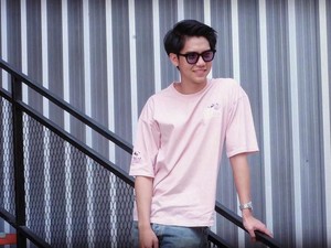 Gaya Makan Kembaran Iqbaal dari Thailand Hingga Kandungan Gula Air Kelapa