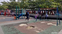 Selain itu dalam perbaikan Taman Alun-alun Bandung kali ini pihaknya akan melakukan pemeriksaan secara menyeluruh terhadap sistem drainase mencegah kebocoran di waktu mendatang.
