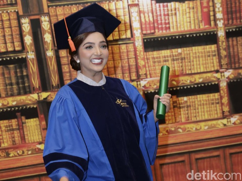 Ditanya Calon Pemimpin Nomor 1 atau 2, Ashanty Pilih yang Ini Ditanya Calon Pemimpin Nomor 1 atau 2, Ashanty Pilih yang Ini