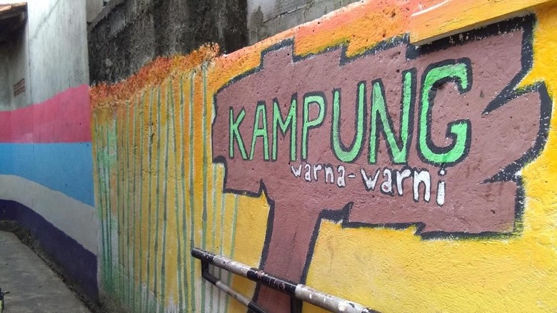 Cantik! Gang di Jatipadang Dicat Warna-warni Sambut Agustusan Cantik! Gang di Jatipadang Dicat Warna-warni Sambut Agustusan