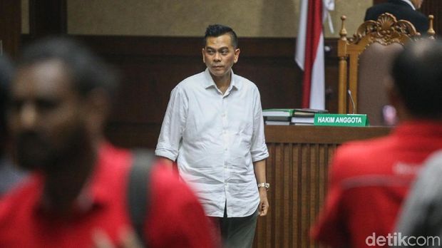 Para Koruptor Pesohor yang Hukumannya Disunat MA