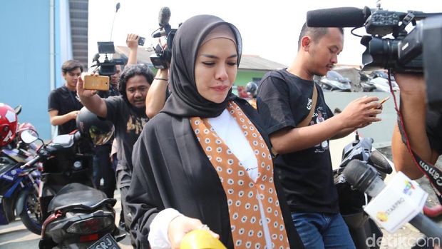 Dalam Proses Cerai, Nikita Mirzani Kembalikan Semua Pemberian Dipo