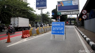Simulasi Penutupan Pintu Tol Jelang Asian Games