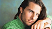 Lahir pada 3 Juli 1962, Tom Cruise sukses memintangi film-film laga. Salah satu yang sangat melekat dengannya adalah sosok Ethan Hunt di Mission: Impossible. Foto: Dok. Instagram/tomcruiseoffcial