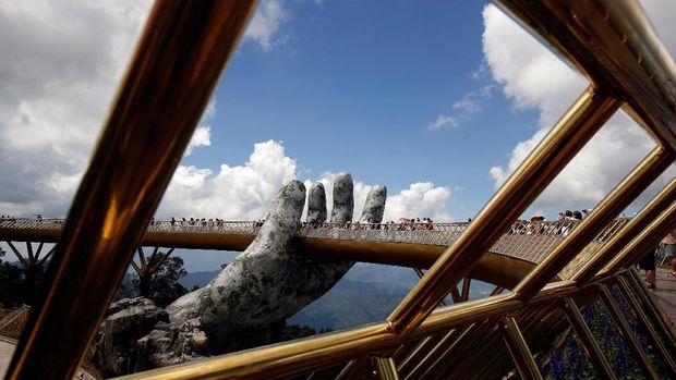 Jembatan Emas di Vietnam Ini Terus Tuai Pujian Internasional