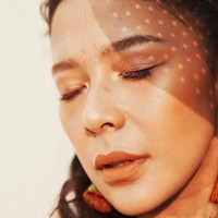 Foto yang diposting selebgram Indonesia, @ruthdian, ini tampak seperti hasil pemotretan profesional dengan kamera dan alat canggih. Foto: Instagram