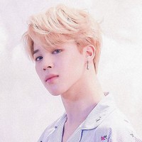 Jimin BTS sempat membuat fans khawatir karena berat badannya turun drastis akibat diet ketat. Ia juga dikatakan sering kali pingsang saat latihan karena kurang nutrisi. Foto: Dok. Koreaboo