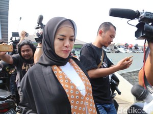 Ini Makna Batik untuk Nikita Mirzani dan Uya Kuya