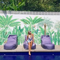 Selain itu, masalah paling besar bagi kami berdua adalah duduk di belakang meja hampir setiap hari dan melihat masa muda kami berlalu begitu saja. Kami melihat atasan di perusahaan kami dan tidak bisa membayangkan tahan 20 tahun melakukan hal yang sama setiap hari di tempat yang sama dengan sedikit lebih banyak uang, ungkap Sarah. Foto: Instagram @wanderingpublicist