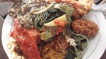 Sarapan Mantap Nasi Bhuk Khas Madura dengan Lauk Komplet