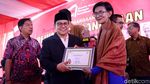 Aksi Cak Imin Beri Penghargaan untuk Para Pejuang Kemanusiaan