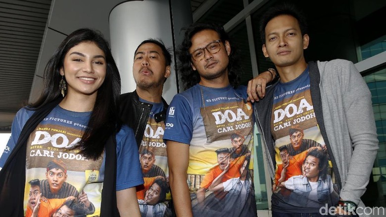 Kebanggaan Pandji Pragiwaksono Perankan Otoy di Film DOA Kebanggaan Pandji Pragiwaksono Perankan Otoy di Film DOA