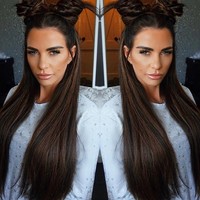 Katie Price adalah model dan bintang reality show Inggris yang sebelumnya kaya raya. Ibu lima anak itu terkenal dari tahun 90-an setelah ia tampil dengan payudara baru yang besar.  Foto: Instagram
