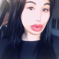 Wanita keturunan Argentina itu merasa berbeda dari asal-usulnya yang memiliki tubuh seksi berlekuk. Bagi Nadia, tubuh berlekuk dengan payudara dan bokong besar dianggap paling sempurna. Foto: Instagram/@ nadiabarbie__