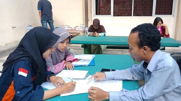 Mahasiswa Unibraw Temukan Bahan Alternatif Tinta Bolpoin dari Bakteri