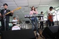 Geisha dalam formasi baru. 