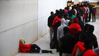 Meskipun telah dievakuasi, para imigran belum dapat bernapas lega karena polemik mengenai imigran di Eropa masih menjadi salah satu topik bahasan yang terus diupayakan solusinya oleh para pemimpin Uni Eropa. Juan Medina/Reuters.