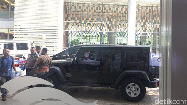 Mobil pengiring Jokowi